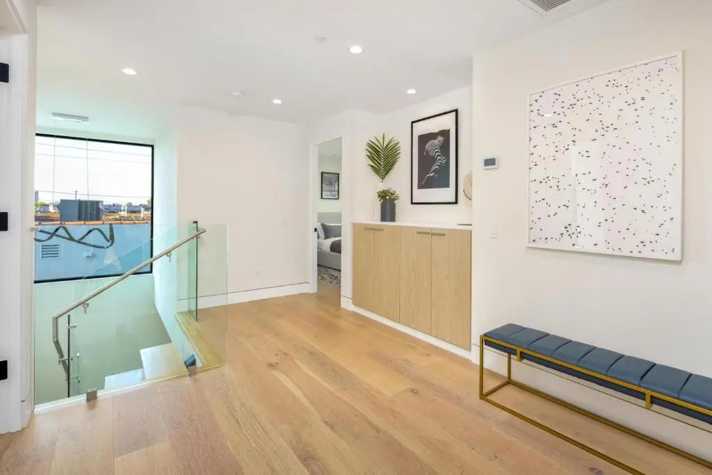 Curson Modern