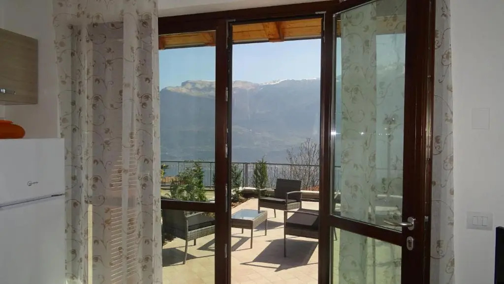 La Quiete 27 Lake view by Gardadomusmea