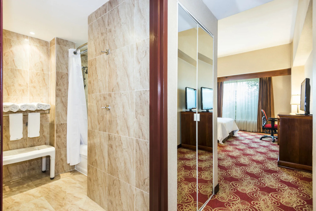 Holiday Inn Convention Center by IHG