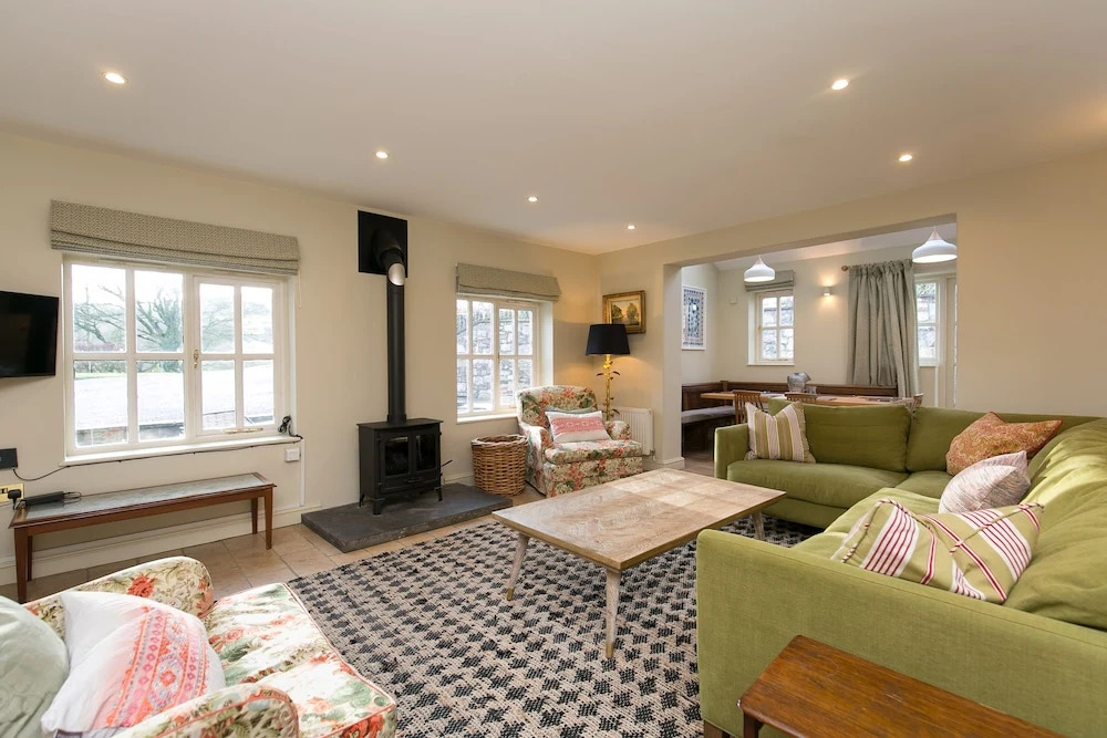 Stunning 3-bed House in a Private Hidden Valley