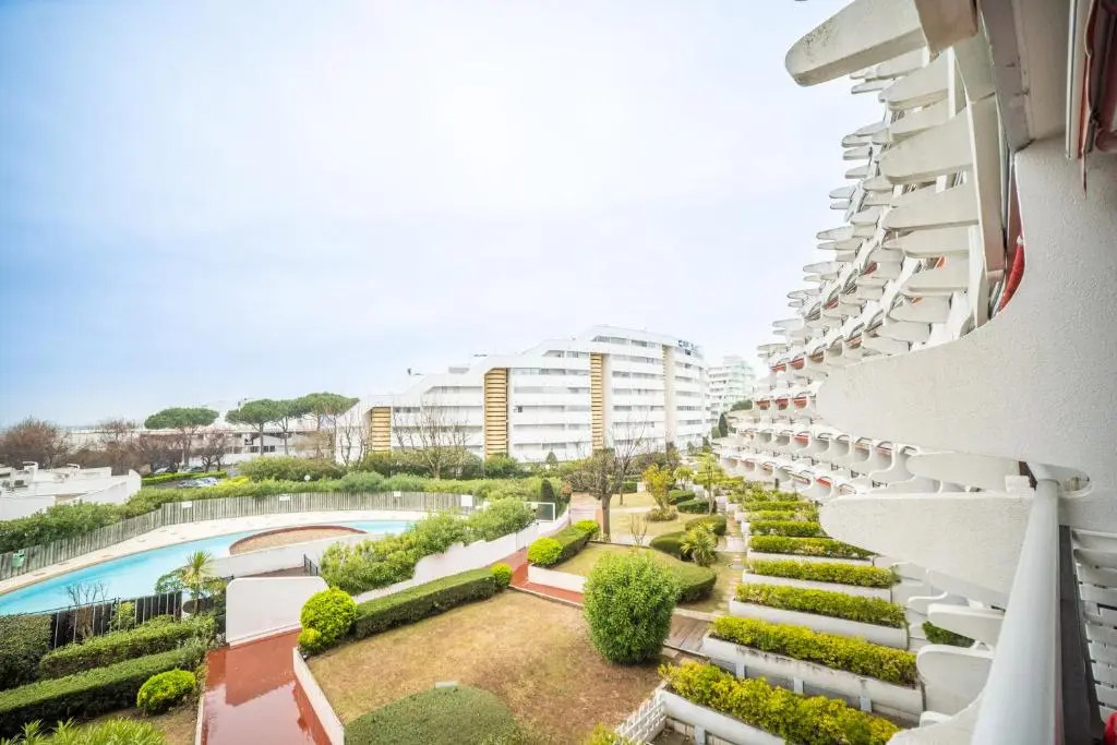SUN7 STUDIO -FACE PLAGE- WIFI-PARKING -PISCINE - CoHôteConciergerieLaGrandeMotte