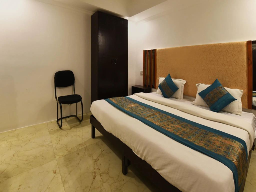 OYO Flagship 18618 Ocean Blue Residency