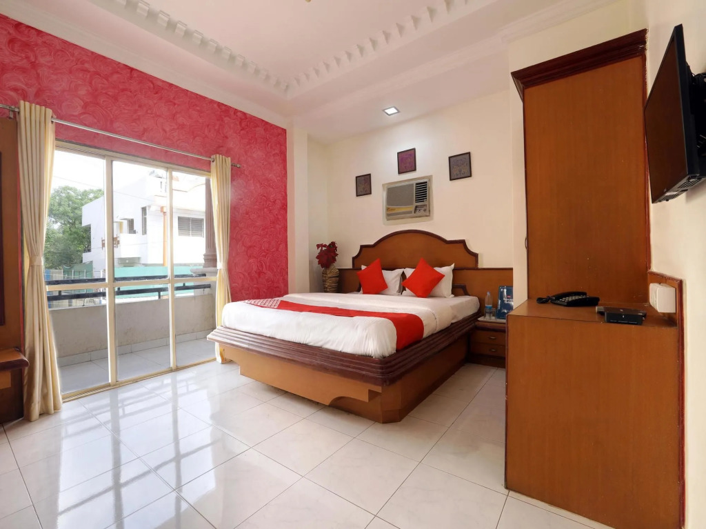 OYO Flagship 12049 Hotel Ravi Kiran Executive