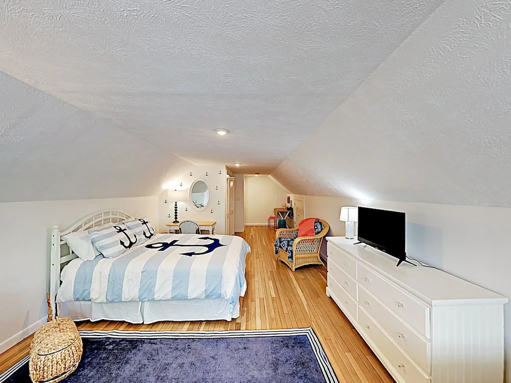 25 Falmouth - 3 Br Duplex