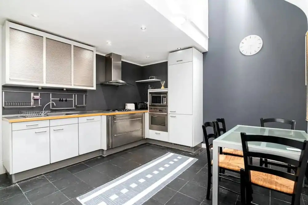 Stunning Art-deco Style 2 Bedroom Apartment in Fitzrovia