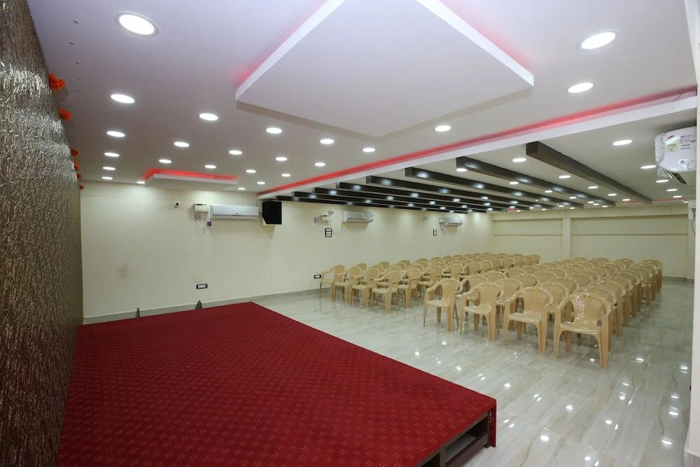 Sai Ramesh Apartments By OYO Rooms