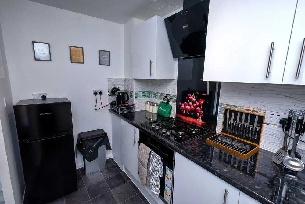 A Stunning 2 BED Home ON THE River Thames!