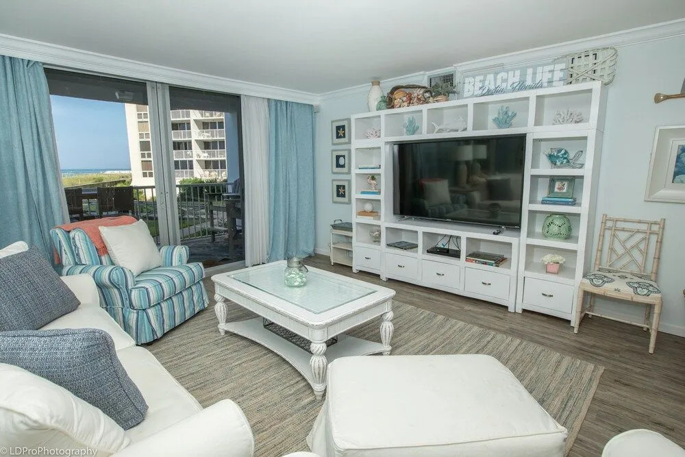 Shoreline Towers 1023 - 2 Br Condo