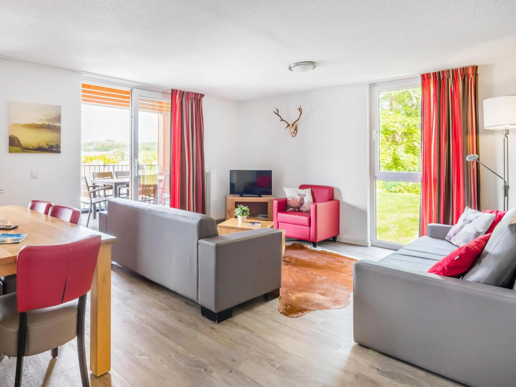 Spacious, Modern Apartment Near the Centre