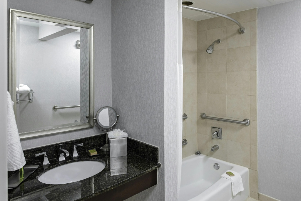 DoubleTree by Hilton Hotel & Executive Meeting Center Omaha-Downtown