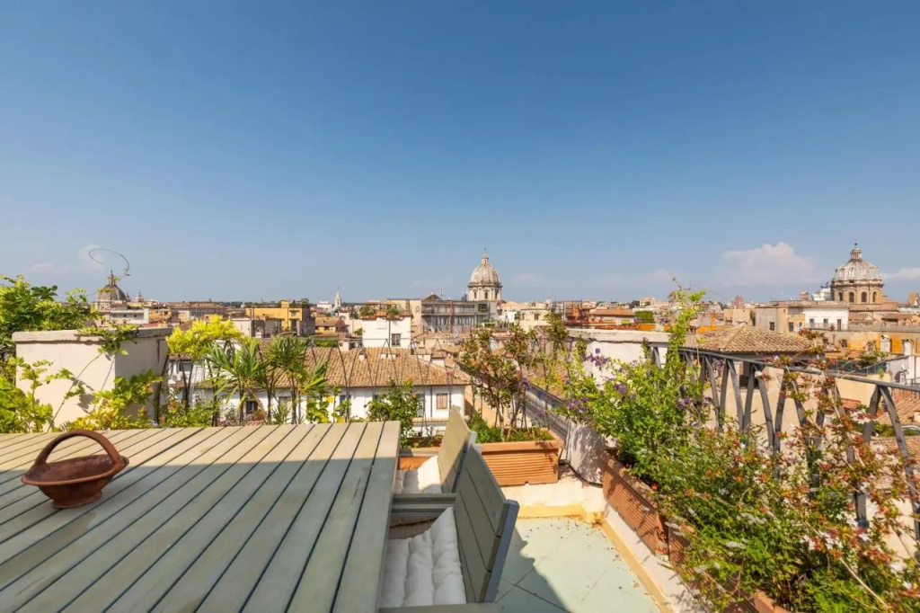 Farnese Stunning Penthouse | Romeloft