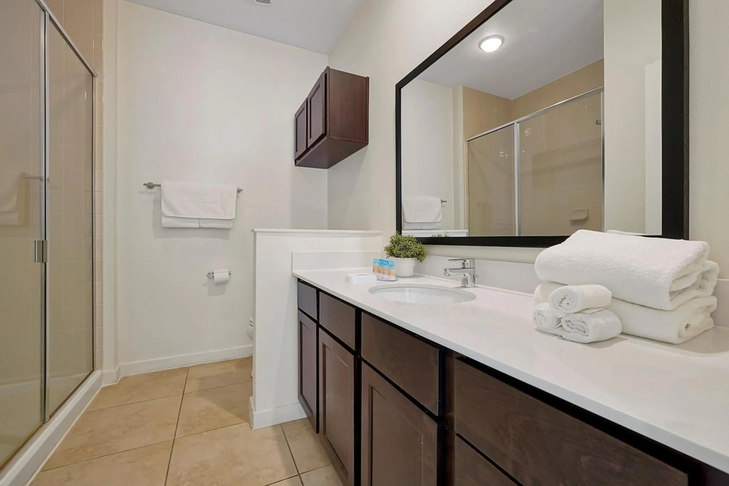 Regal Oaks Resort Vacation Townhomes by IDILIQ