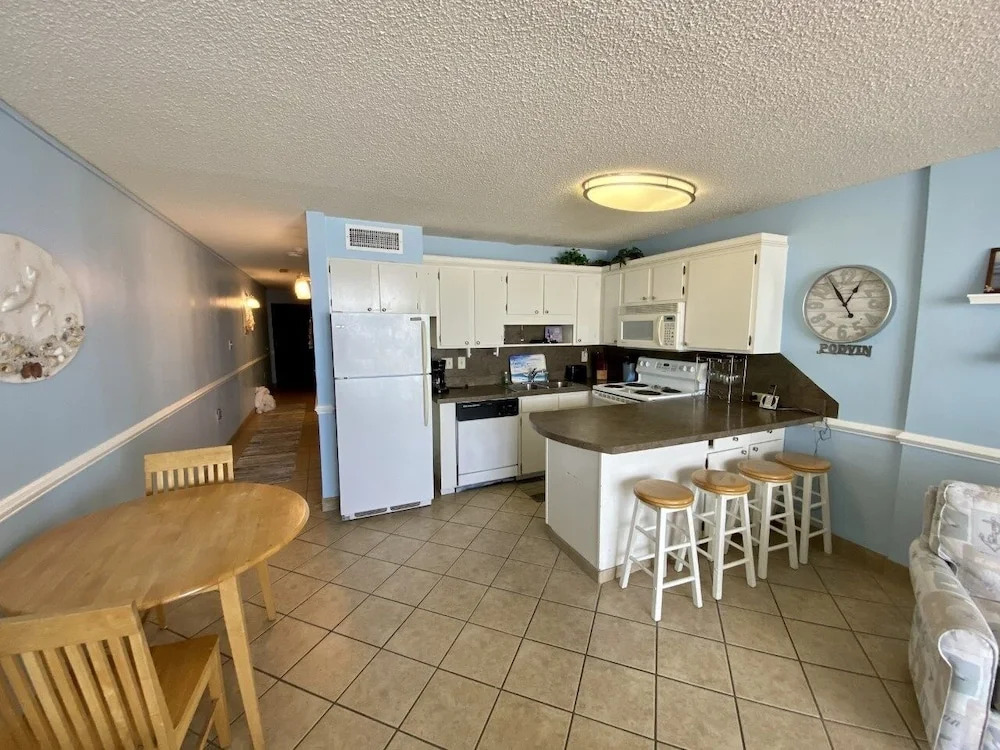 Royal Garden Resort 209 2 Bedroom Condo by RedAwning