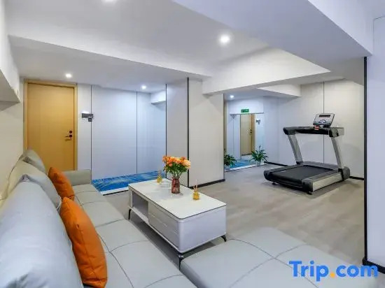 Yingman Hotel (Chongqing East Station Changshengqiao Light Rail Station)