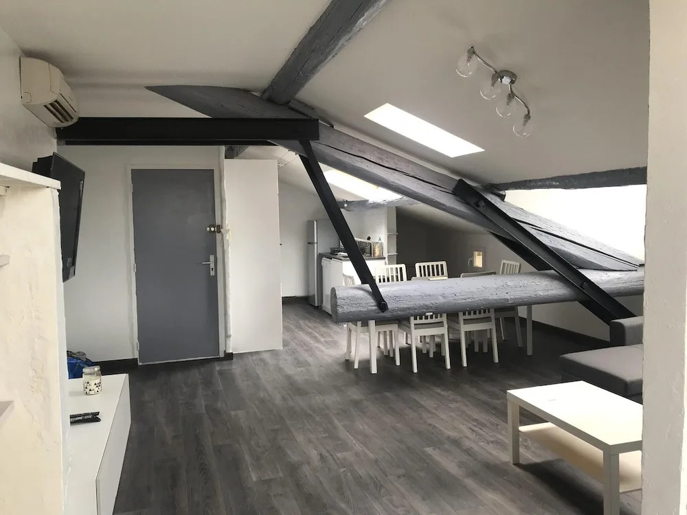 Apartment with 3 Bedrooms in Béziers, with Wonderful Mountain View And Wifi - 17 Km From the Beach