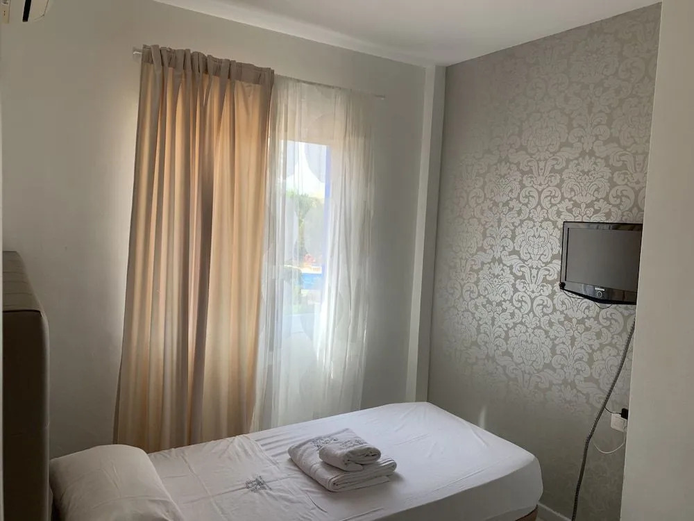 TGS & RUMEX Suites Banus
