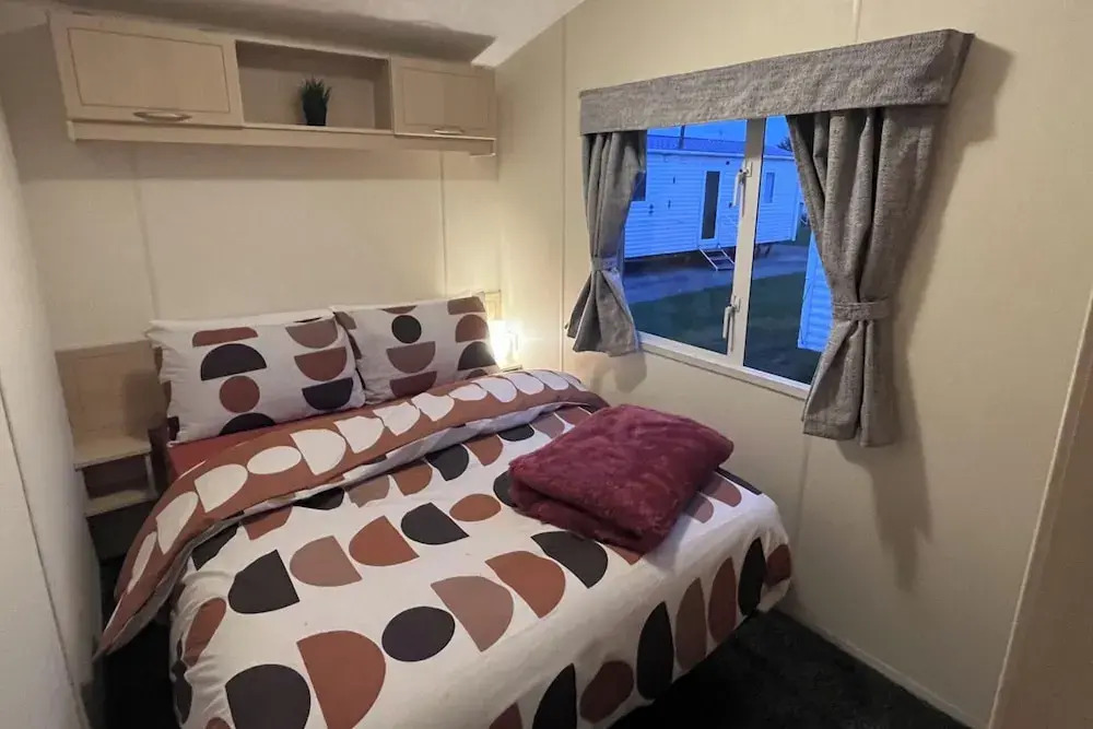 3 Bed Caravan 8 Berth Pet Friendly Parking