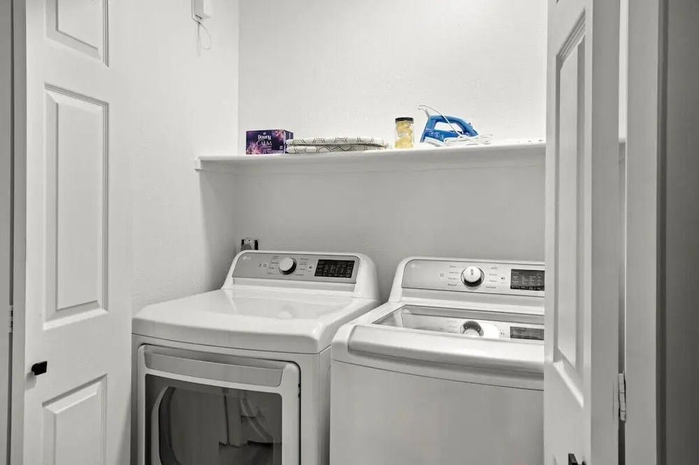 CozySuites TPC Scottsdale Parking & Pool