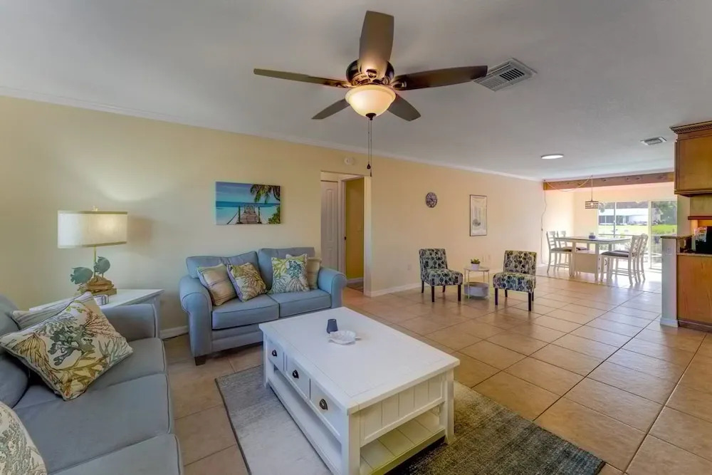 Gogo House in Port Charlotte
