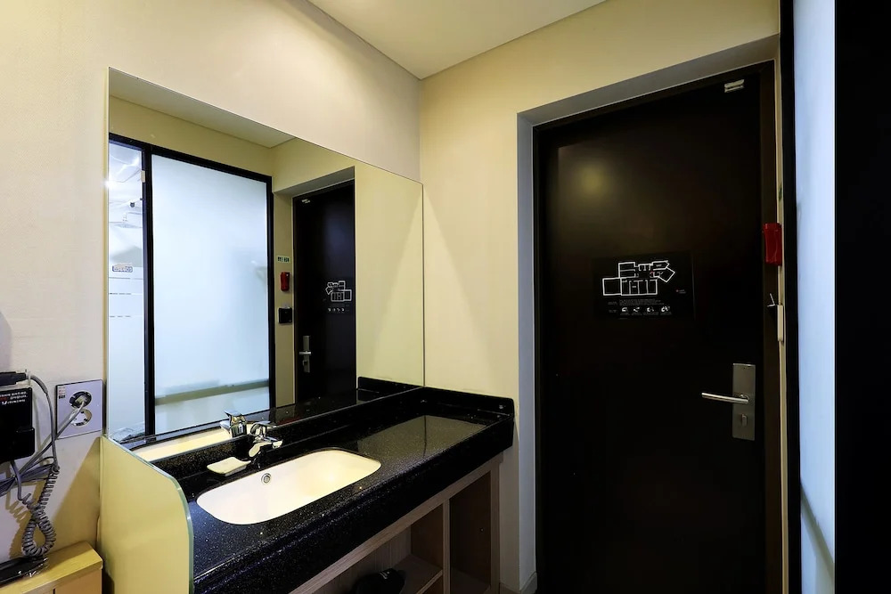 CS Avenue Tourist Hotel