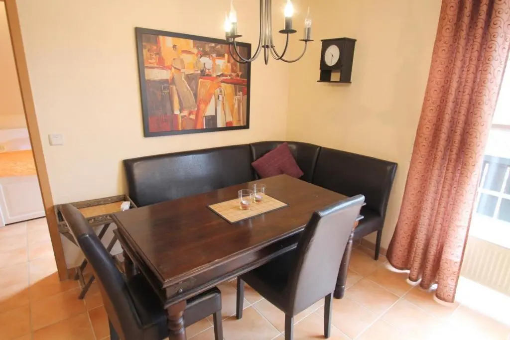 7003 - Domicil