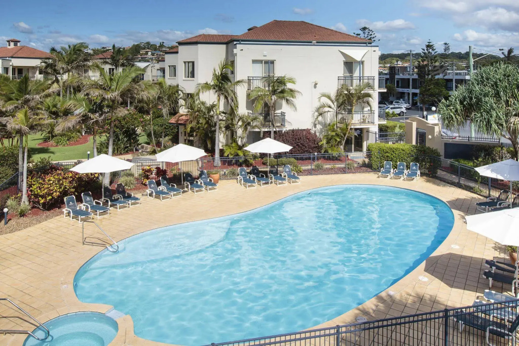 Golden Riviera Beach Resort