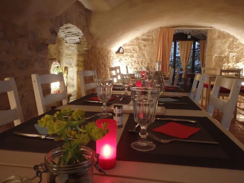 Chambres d´Hôtes Prieuré dOrniols