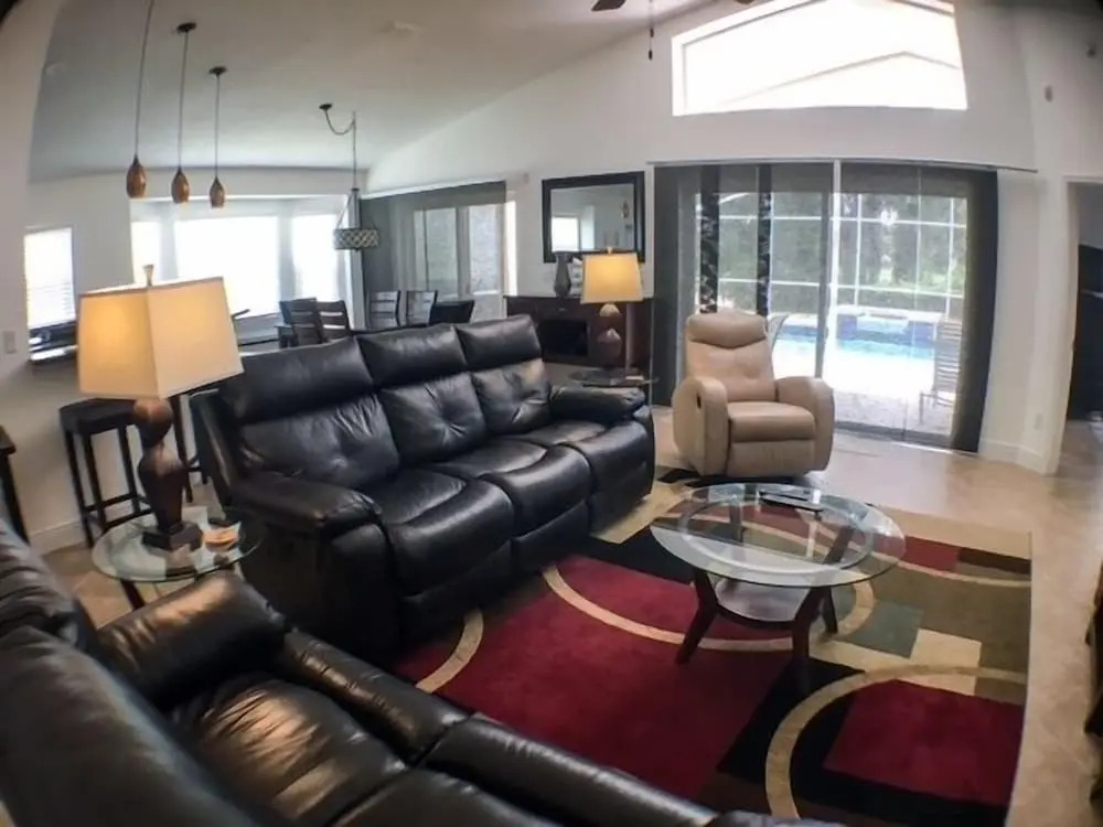 South Facing Pool - Bright Sunny ! 3 Bedroom Home by RedAwning