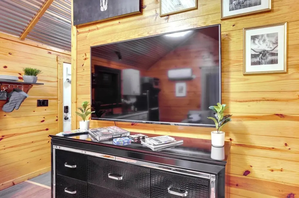 Cozy Onalaska Cabin ~ 2 Mi to Lake Livingston!