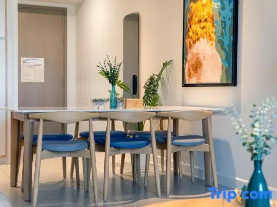 Zenity - 3 Bedrooms Apartment - Central D1