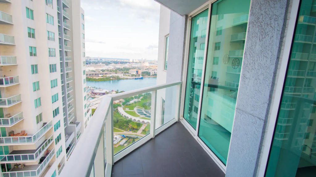Bayfront Suites by YouRent
