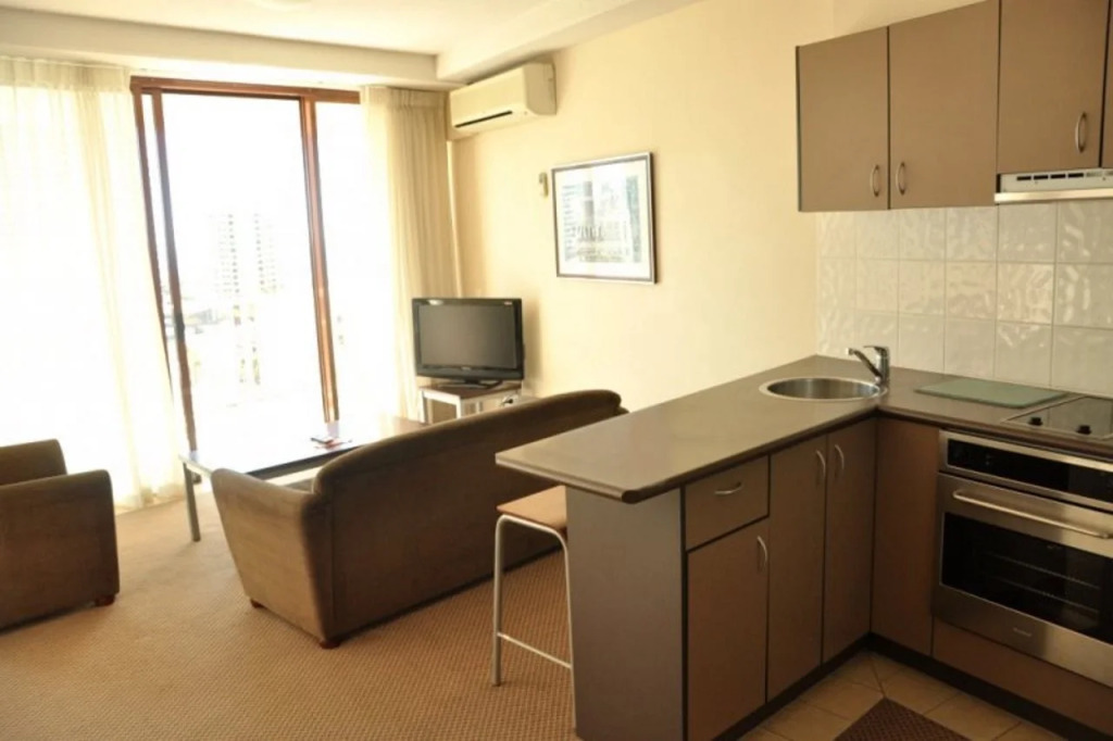 Broadbeach Savannah Resort