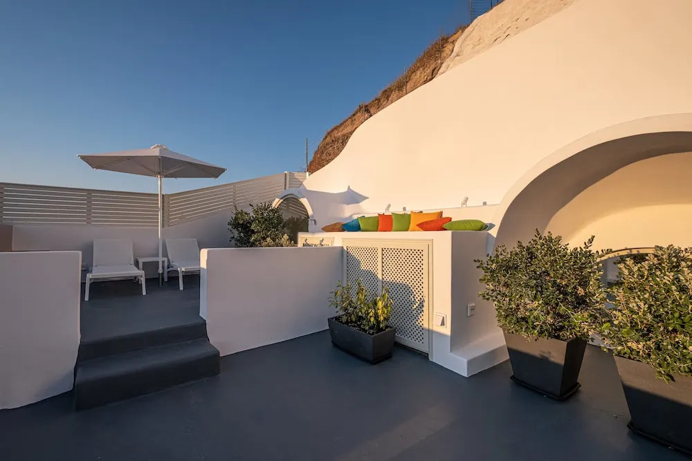 Santoterra Antigua Suites