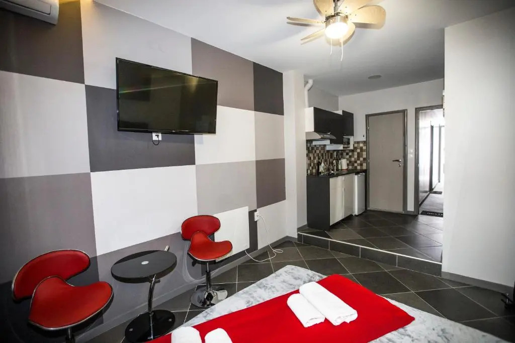 Trendy Living in Monastiraki