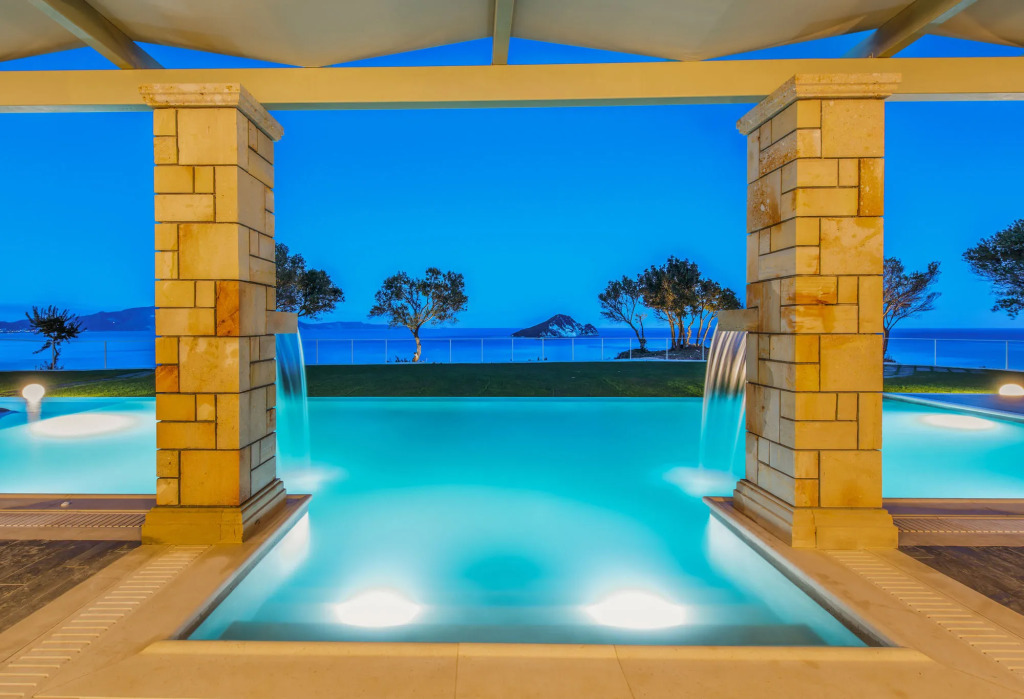 Artina Luxury Villa