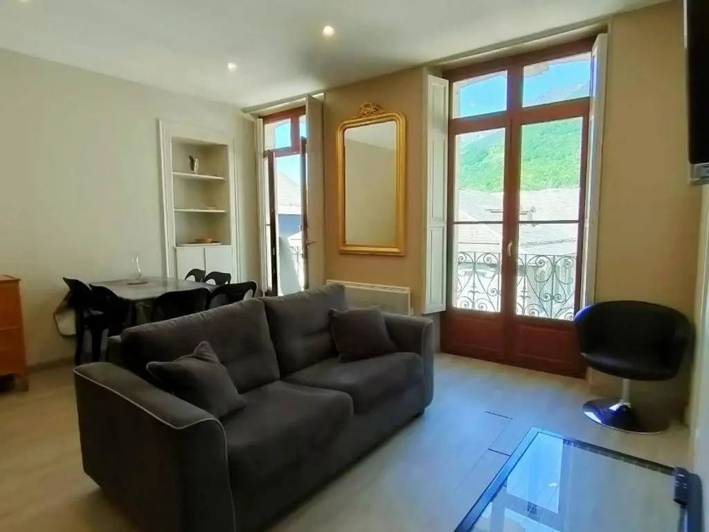 Appartement Cauterets, 3 pièces, 6 personnes - FR-1-234-172