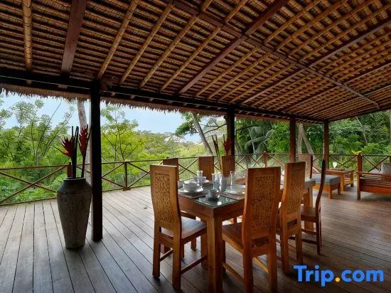 Thatched wooden villa with amazing views near Ubud