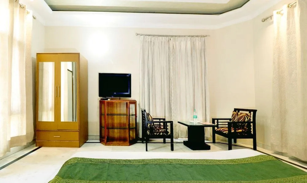 Treebo Star Guest House