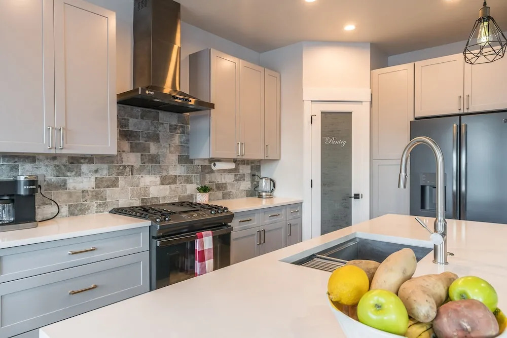 845 Mill Run Court 5 Bedroom Home by RedAwning