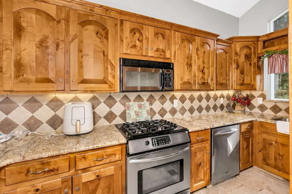 A Tuscan Adventure in California! 3 BDR Sleeps 8