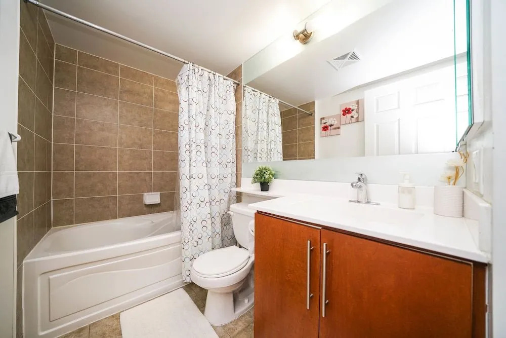 Sarkar Suites - 310 Burnhamthorpe Road