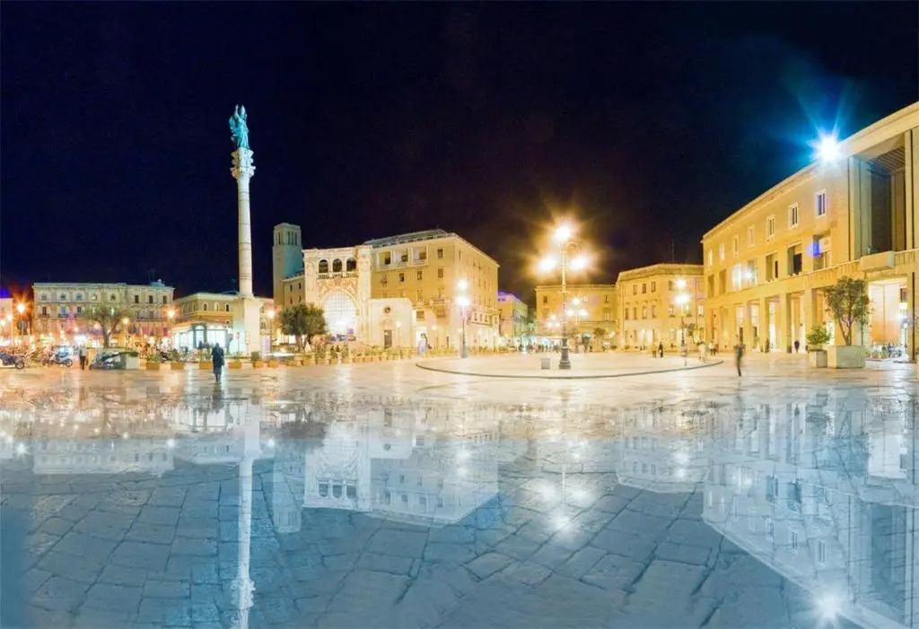 Central Plaza Lecce