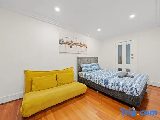 Stylish 3BR House(Parking)/ICC&DarlingHarbour-8min