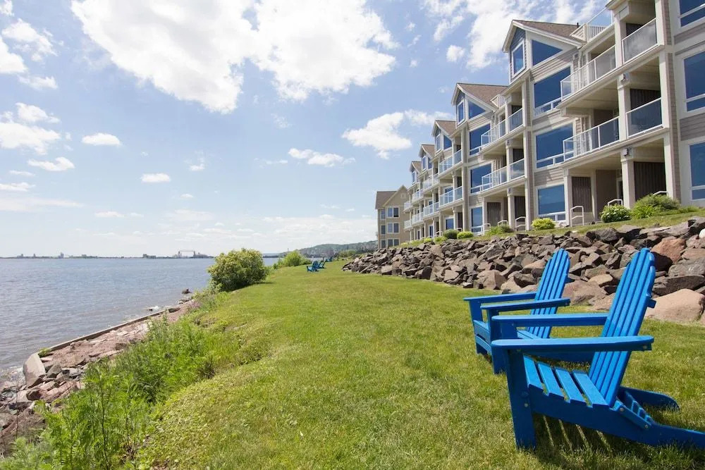 Beacon Pointe Resort