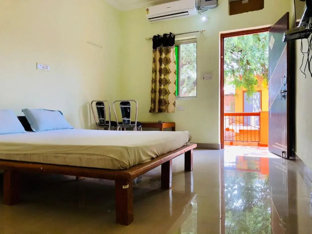 Anand Dham Guest House By Wb Inn
