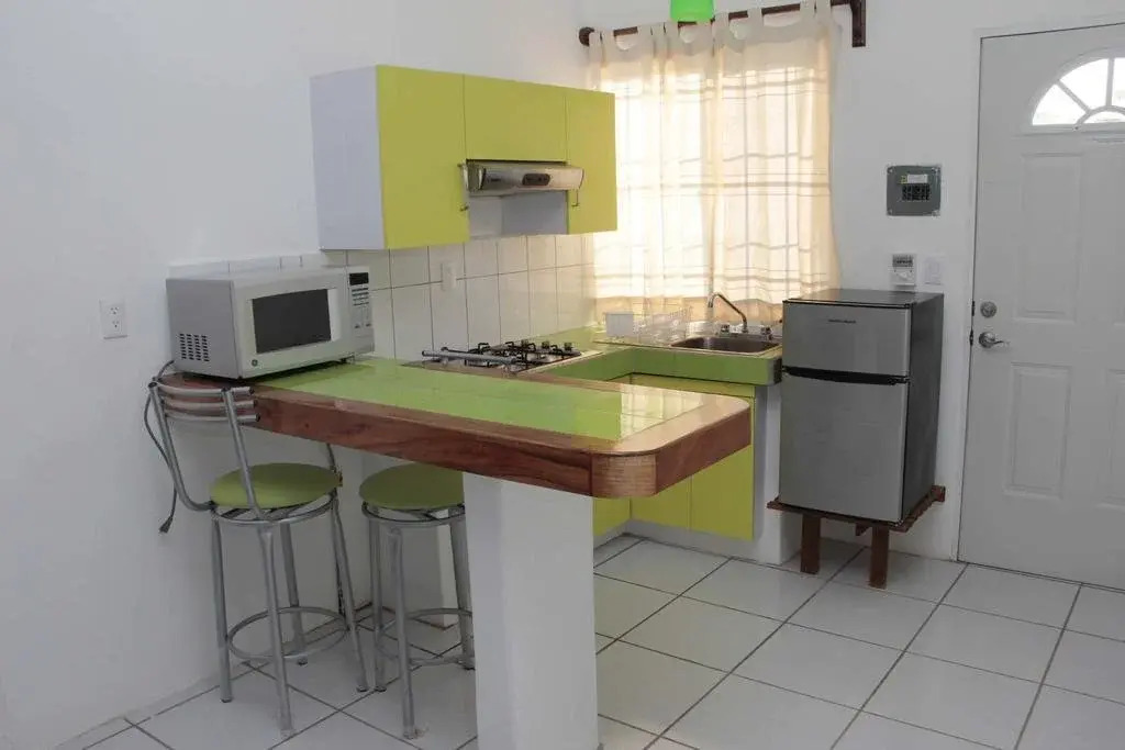 Hotel y Suites Del Paci­fico