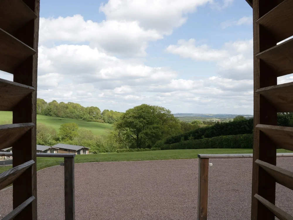 Hill View Lodge 2