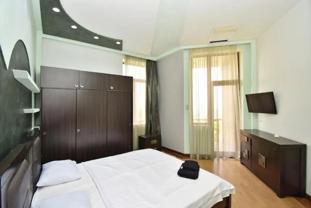 Kocharyan Street, 5 bedrooms Luxury, Unique House MS555