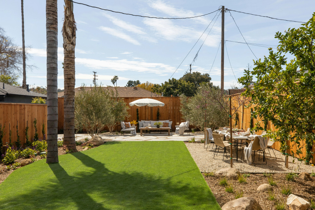 A White Jasmine Inn
