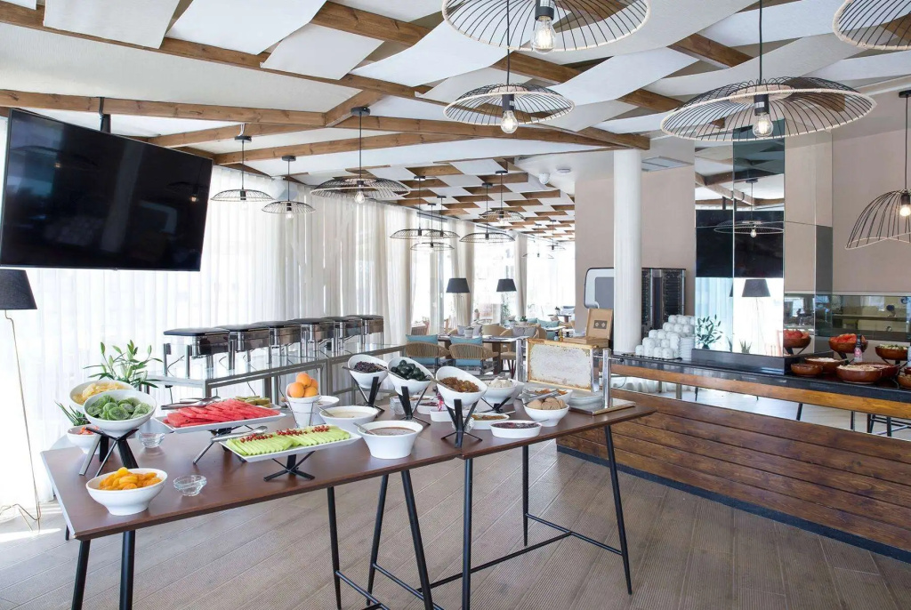 Zeus Essence Wyndham Athens Residence